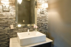 horizontal-tile-design-idea-for-bathroom